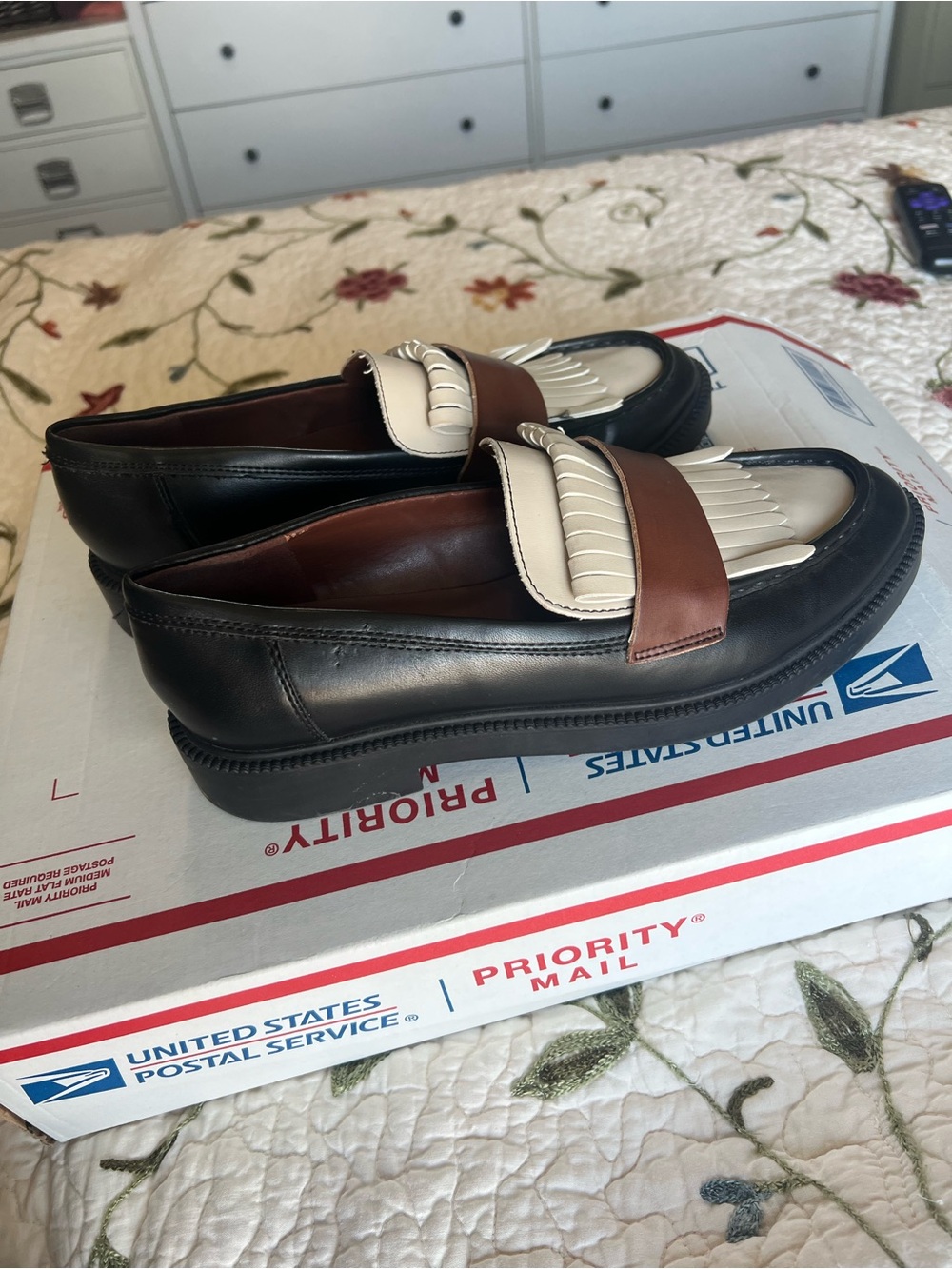 Marc Fisher Women’s Calixy Fringe Slip-on Loafers Size 8M Black Cream Preppy - Picture 2 of 10